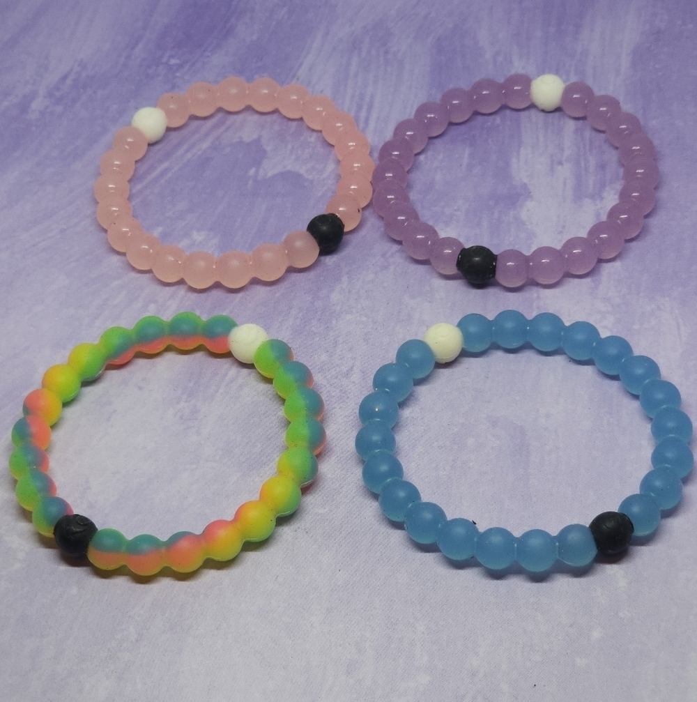Lokai Set Of 4 Bracelets Rainbow-Pink-Purple-Blue